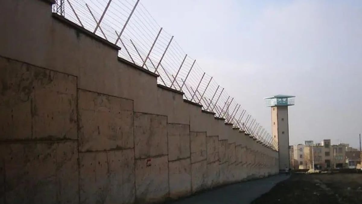 محرومیت ۲۱ معترض محکوم به اعدام در زندان قزلحصار از حقوق اولیه و امکانات رفاهی